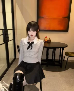 极品粉嫩少女,一插就出水