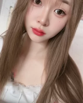 芍药居体验妙龄纯骚货，丝袜深喉真不错