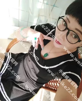 一年后重新找到丝袜艾姐