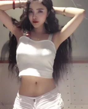 一个非常漂亮的妹子,贵是有道理的