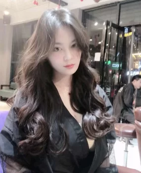 高端车模兰儿,巨乳翘臀,身材一流