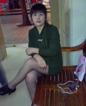 上个星期微信摇到在宾馆当服务员的良家,能暴菊花 爽!