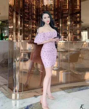 宝龙小姐姐，妖妹波霸，身材逆天，口活一流