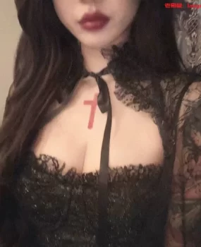 杭州本地小姐姐20岁,大三在读