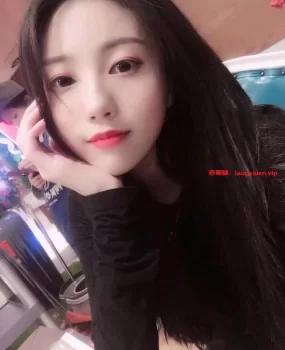 南站,依一年轻妹妹