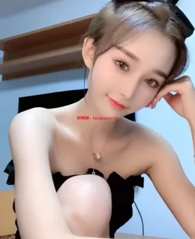 极品大胸,性格温顺,姿势多变,靠谱懂事,配合愉快,可骚可浪水多多PS:172E