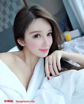 身材火辣小模特,性欲满满很敏感,轻轻挑逗一下就让我不停日她