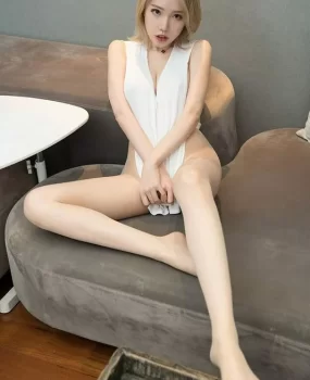 大长腿性感尤物前凸后翘