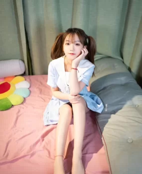 苏州女孩学生一枚18岁,165,85斤 特点: 乖巧,可爱,