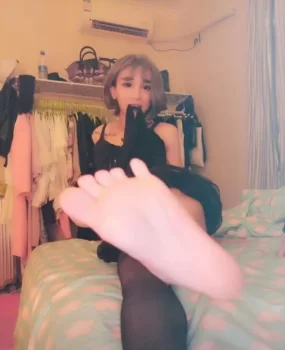 小萝莉一个,很嫩