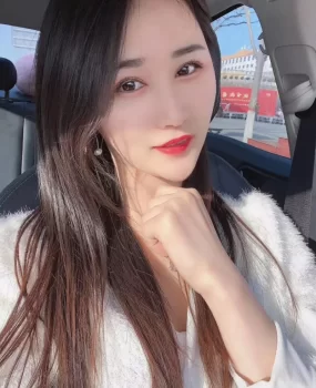 24岁气质美女,紧  嫩